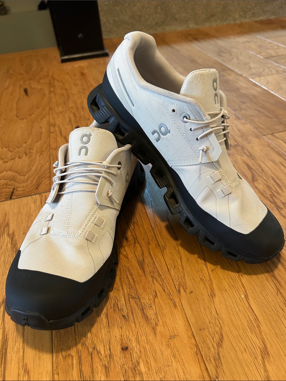 On Running Men's Cloudventure Trail Shoes - White/Black